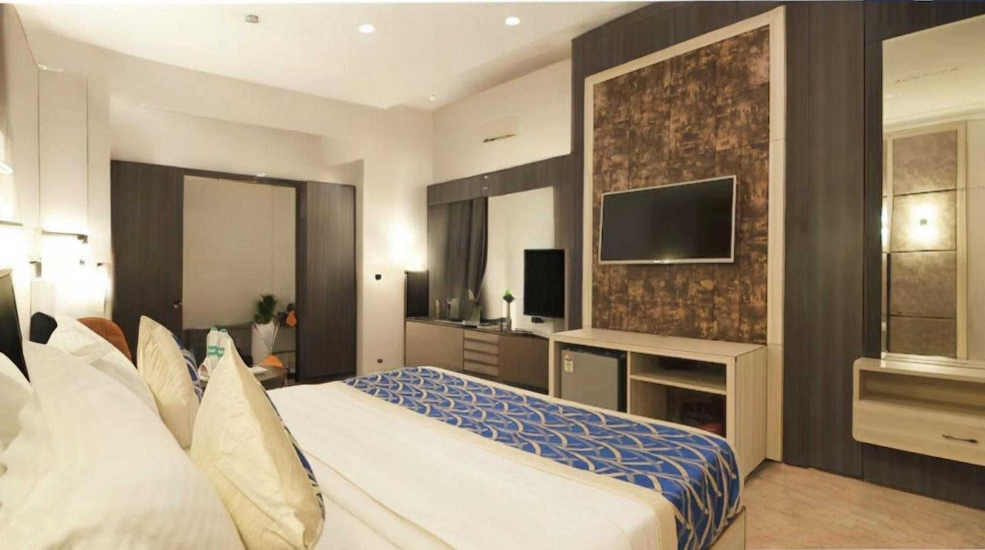 Hotel The Almora By Rs Global Near By Delhi International Airport With - Free Airport Drop นิวเดลี ภายนอก รูปภาพ