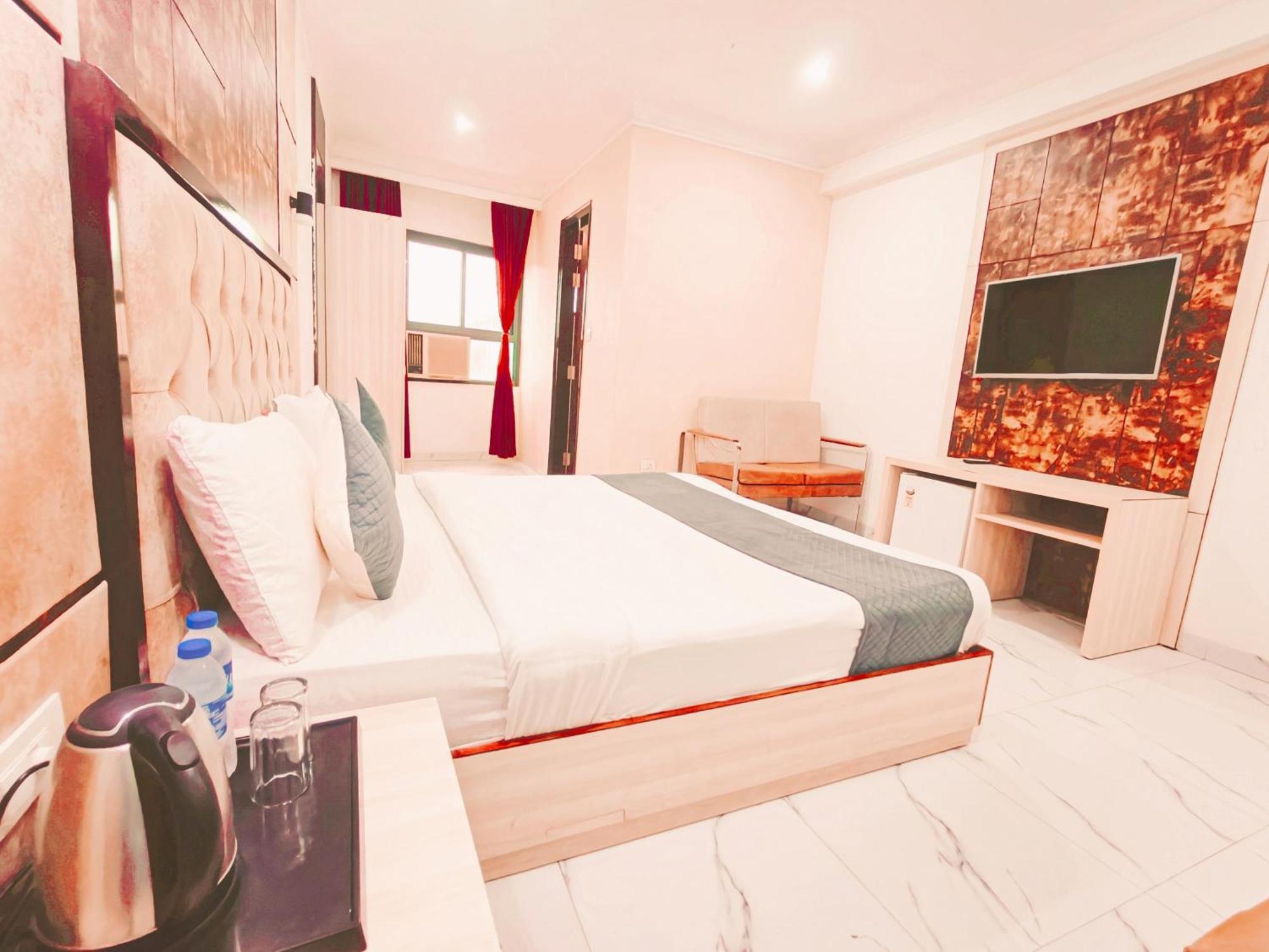Hotel The Almora By Rs Global Near By Delhi International Airport With - Free Airport Drop นิวเดลี ภายนอก รูปภาพ