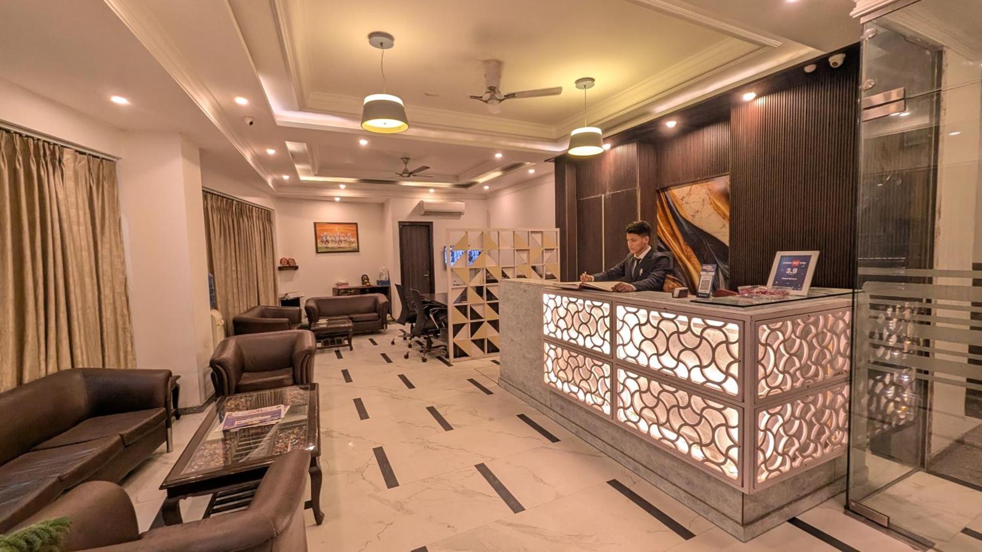 Hotel The Almora By Rs Global Near By Delhi International Airport With - Free Airport Drop นิวเดลี ภายนอก รูปภาพ