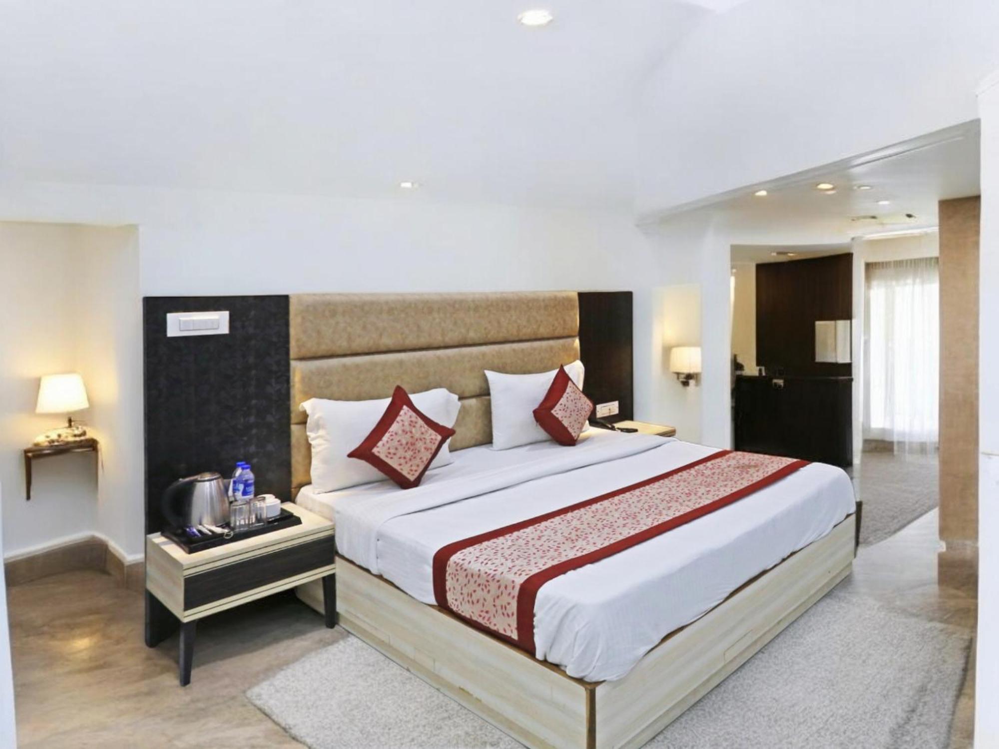 Hotel The Almora By Rs Global Near By Delhi International Airport With - Free Airport Drop นิวเดลี ภายนอก รูปภาพ