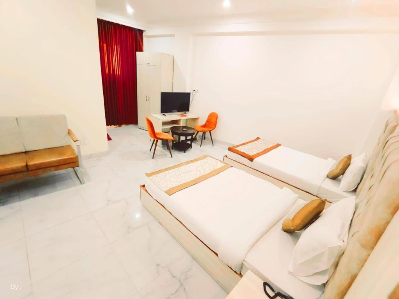 Hotel The Almora By Rs Global Near By Delhi International Airport With - Free Airport Drop นิวเดลี ภายนอก รูปภาพ