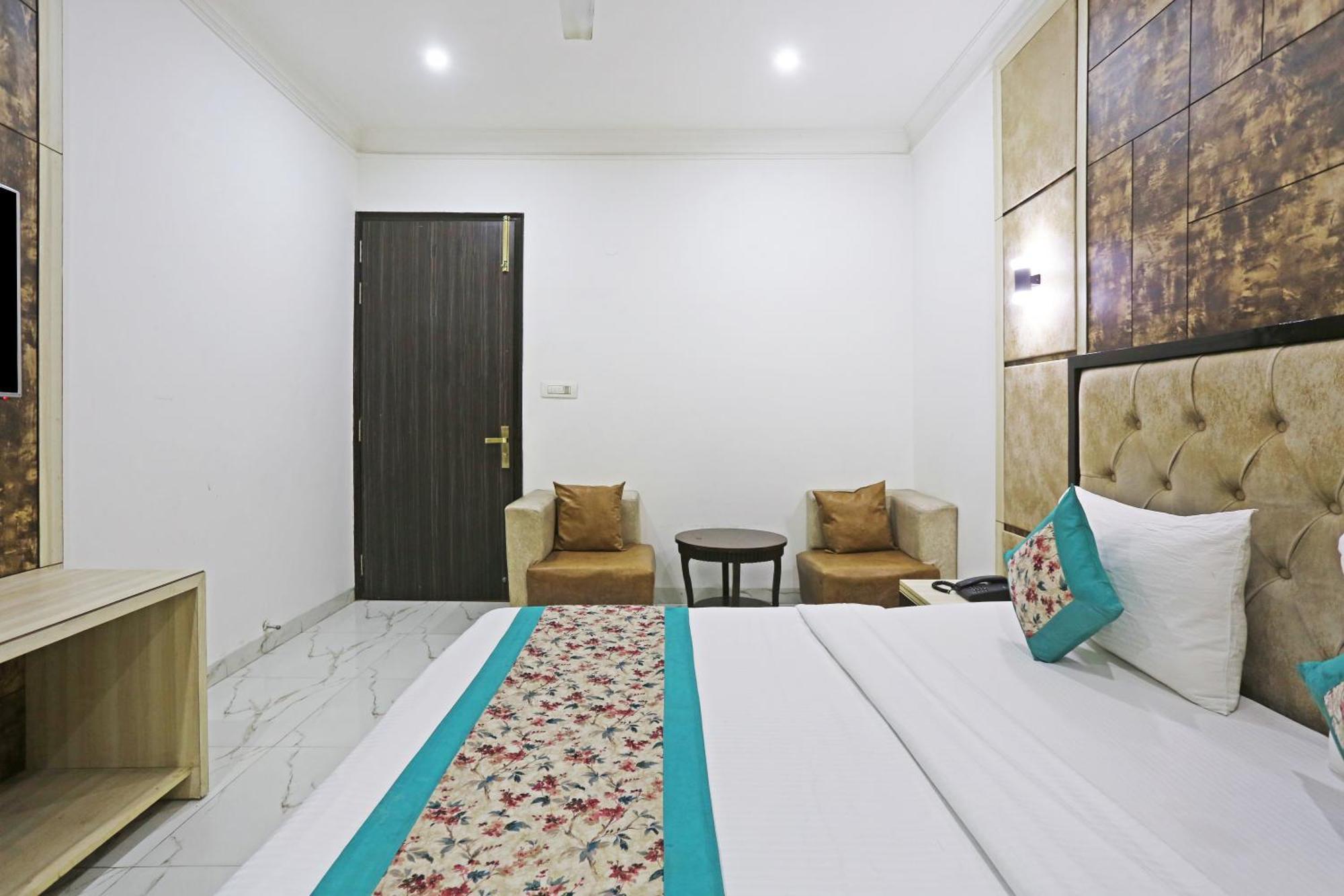 Hotel The Almora By Rs Global Near By Delhi International Airport With - Free Airport Drop นิวเดลี ภายนอก รูปภาพ