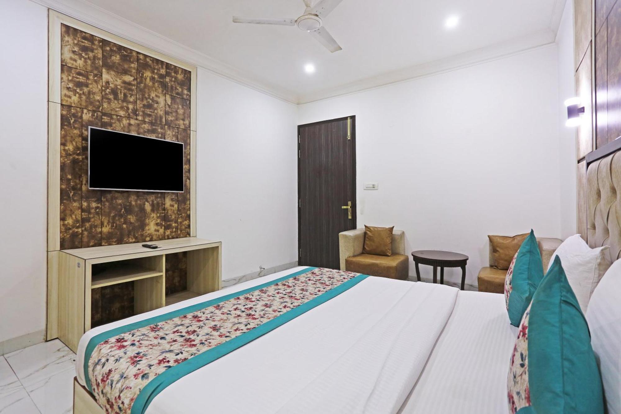 Hotel The Almora By Rs Global Near By Delhi International Airport With - Free Airport Drop นิวเดลี ภายนอก รูปภาพ