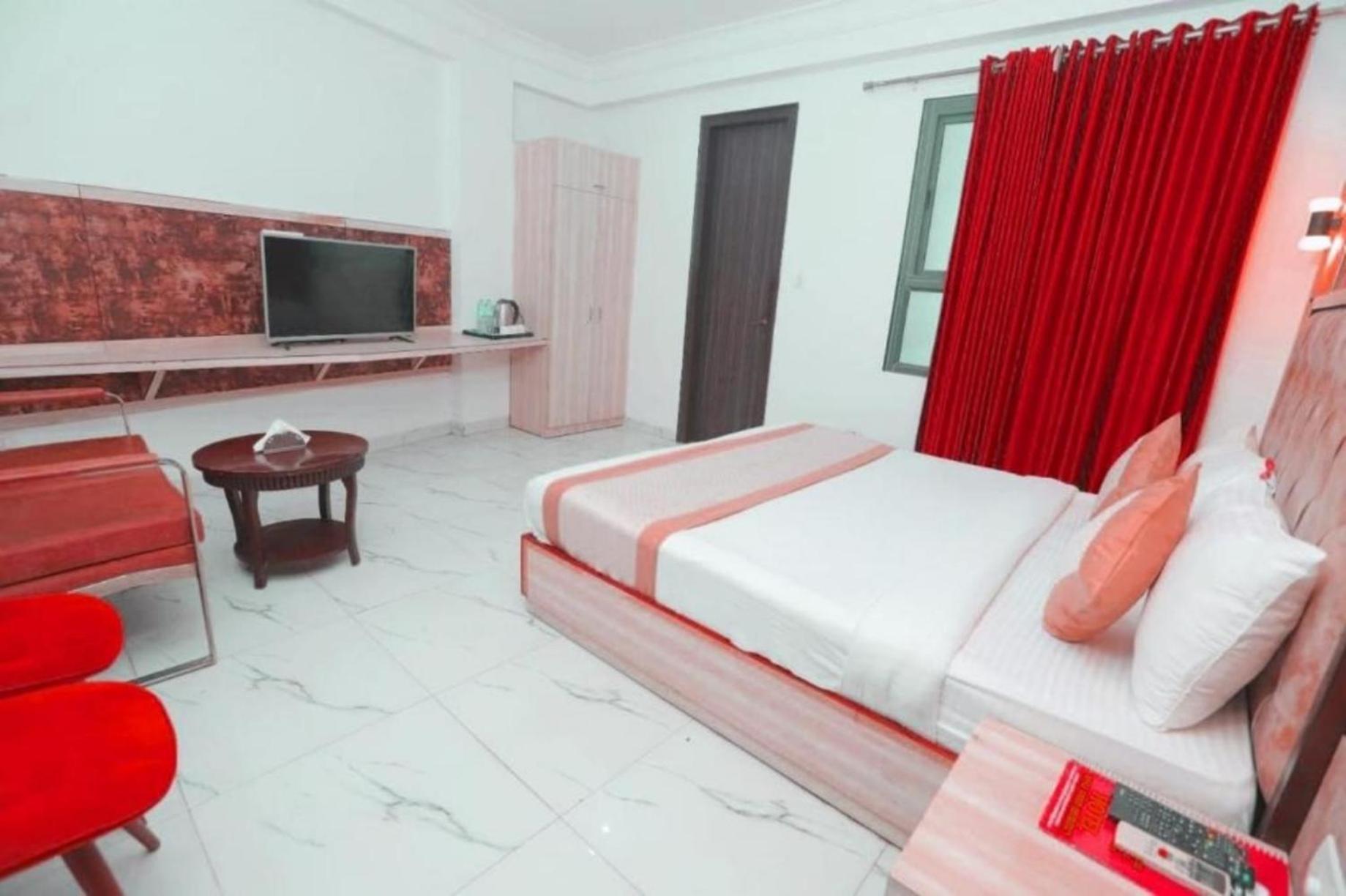 Hotel The Almora By Rs Global Near By Delhi International Airport With - Free Airport Drop นิวเดลี ภายนอก รูปภาพ