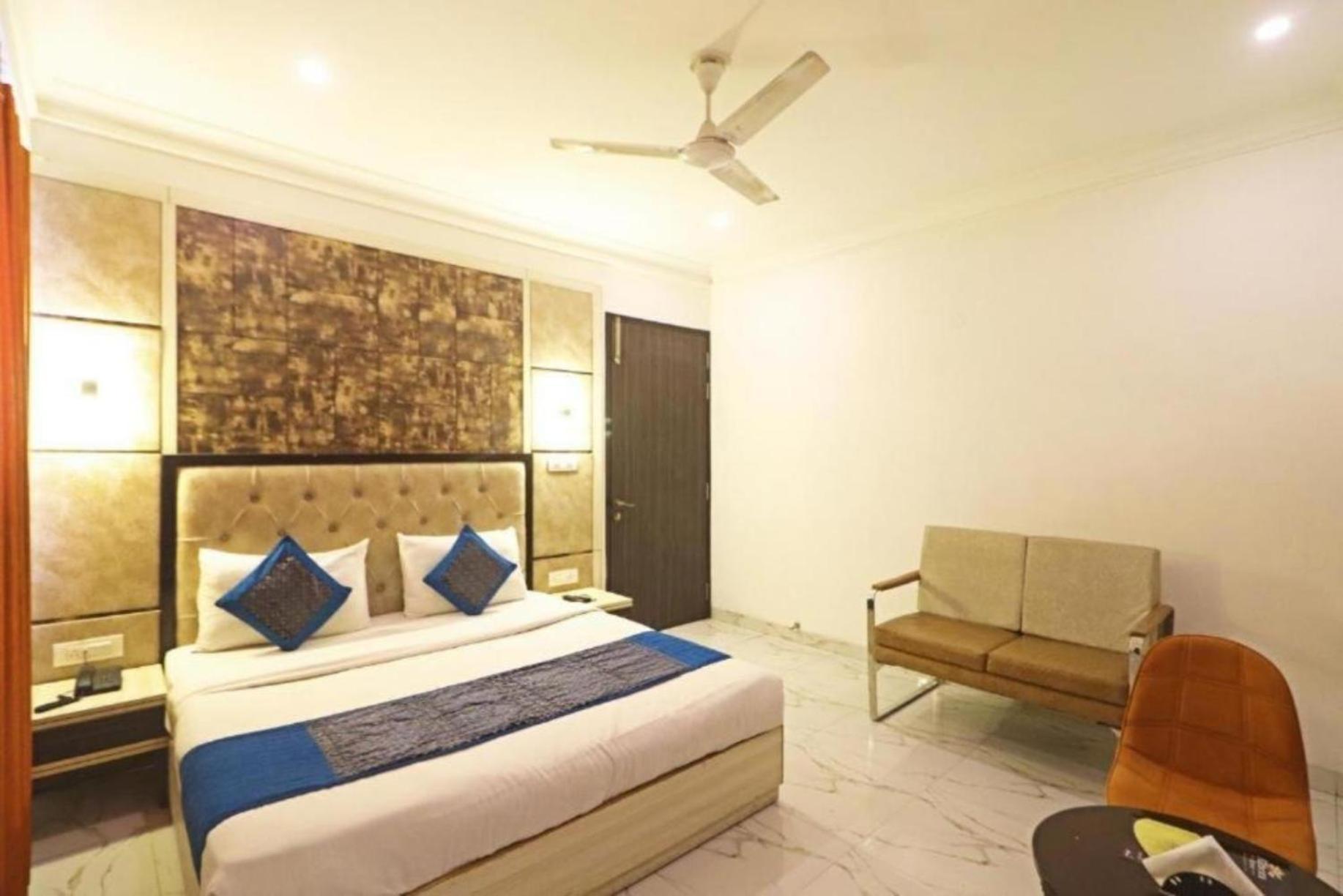 Hotel The Almora By Rs Global Near By Delhi International Airport With - Free Airport Drop นิวเดลี ภายนอก รูปภาพ