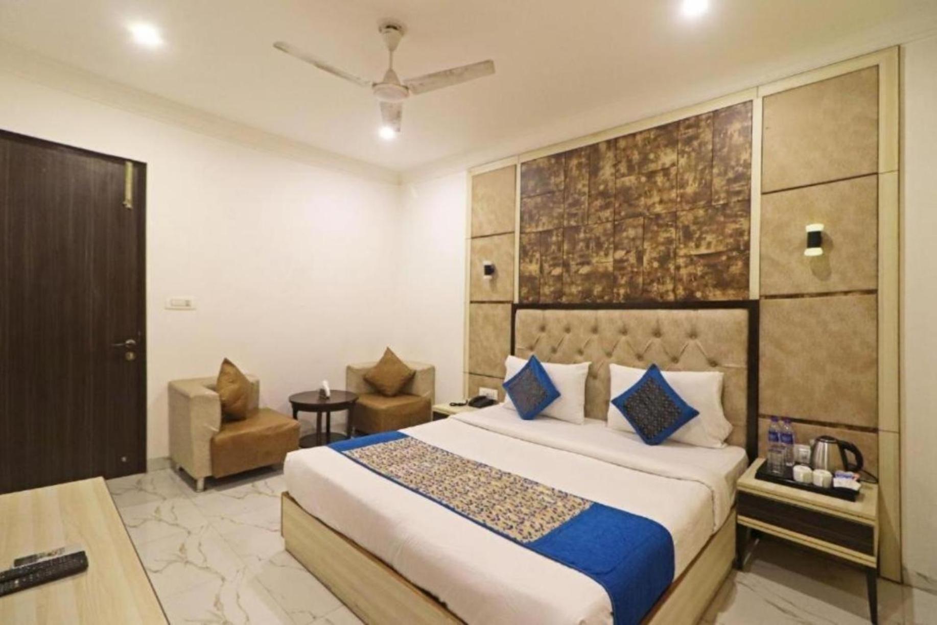 Hotel The Almora By Rs Global Near By Delhi International Airport With - Free Airport Drop นิวเดลี ภายนอก รูปภาพ
