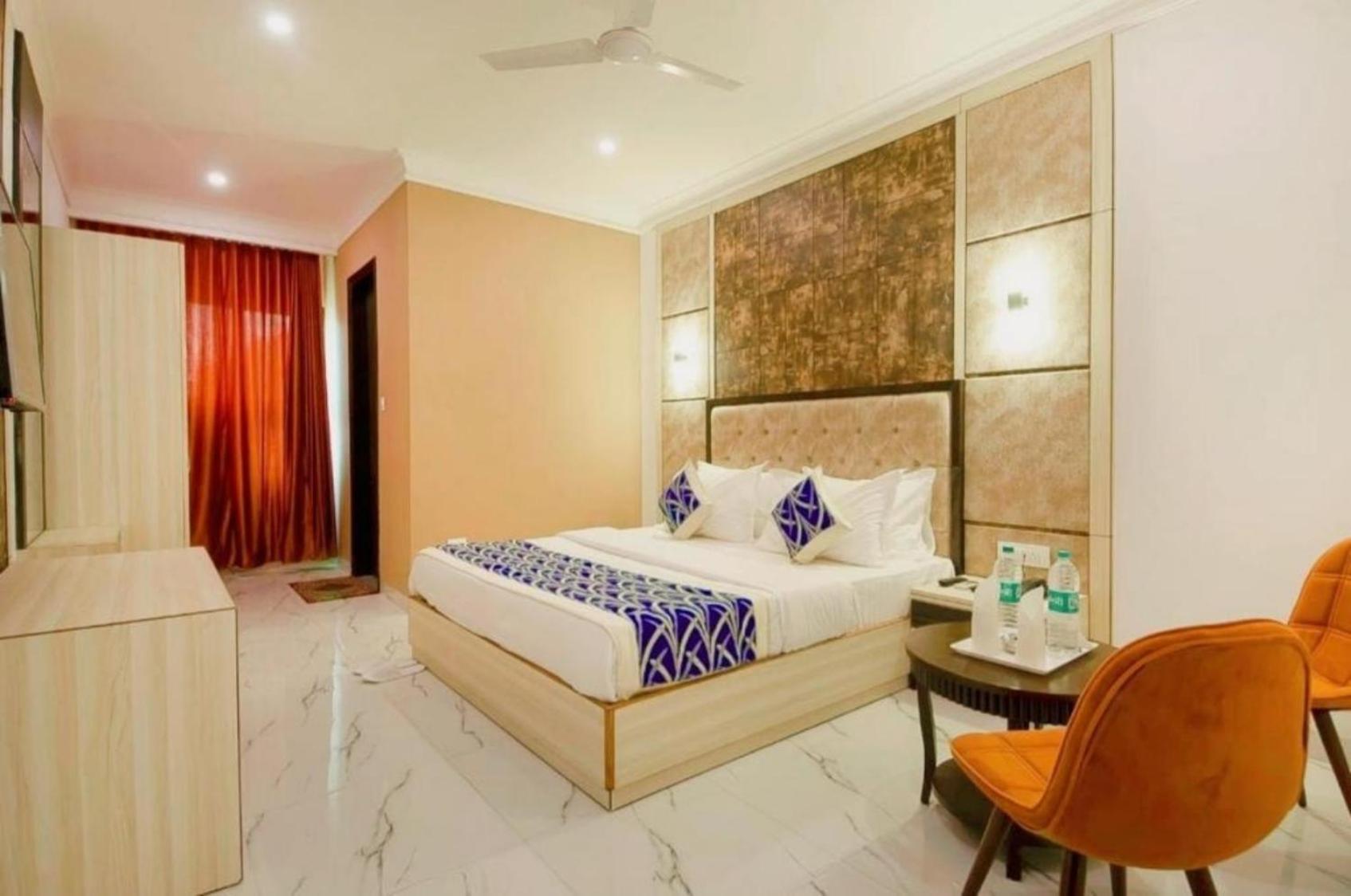 Hotel The Almora By Rs Global Near By Delhi International Airport With - Free Airport Drop นิวเดลี ภายนอก รูปภาพ