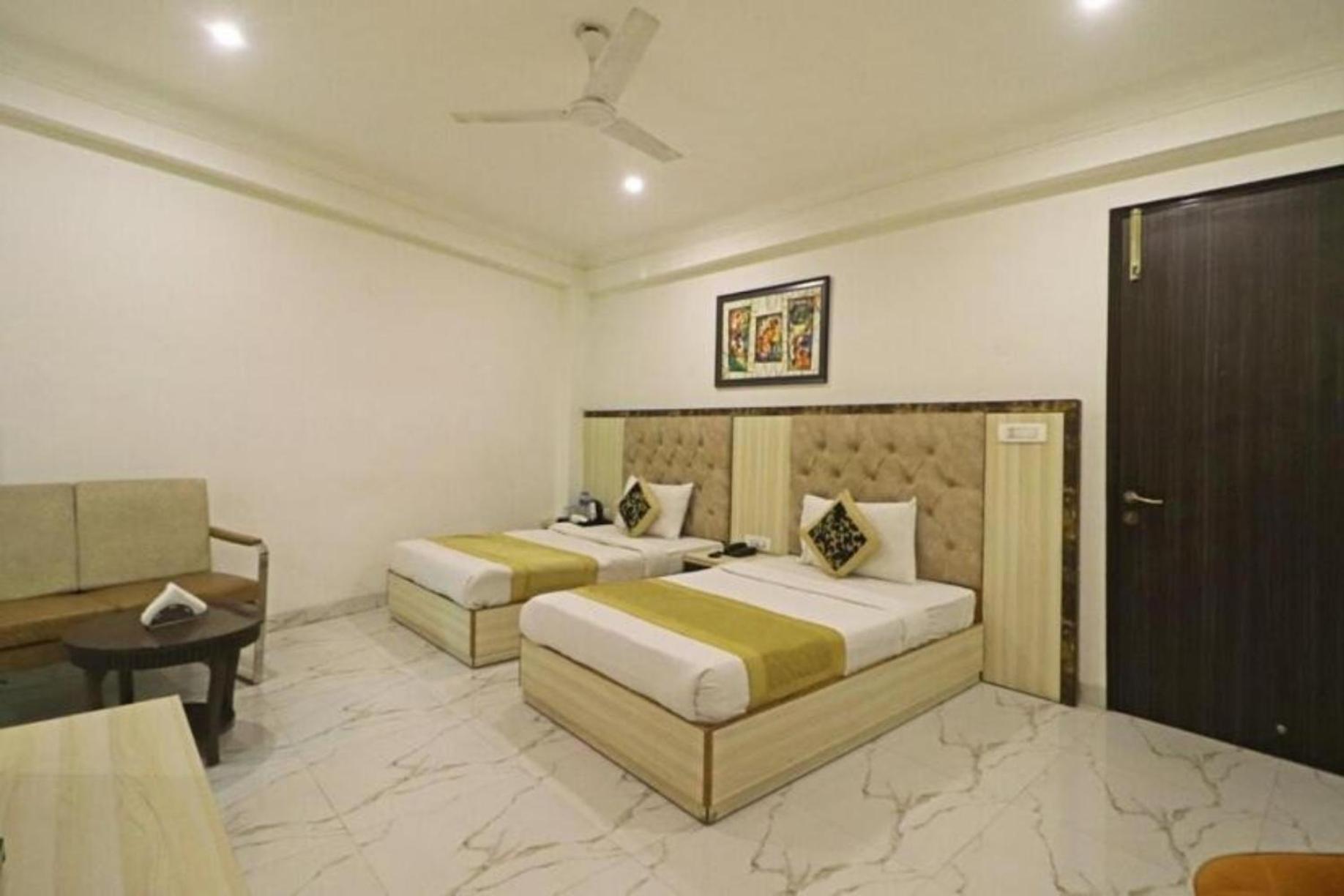 Hotel The Almora By Rs Global Near By Delhi International Airport With - Free Airport Drop นิวเดลี ภายนอก รูปภาพ